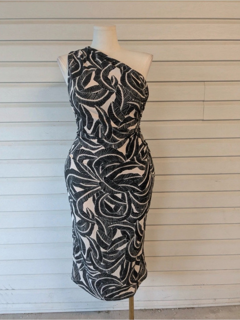 NWOT H&M One-Shoulder Black & Cream Leaf-Print Midi Dress